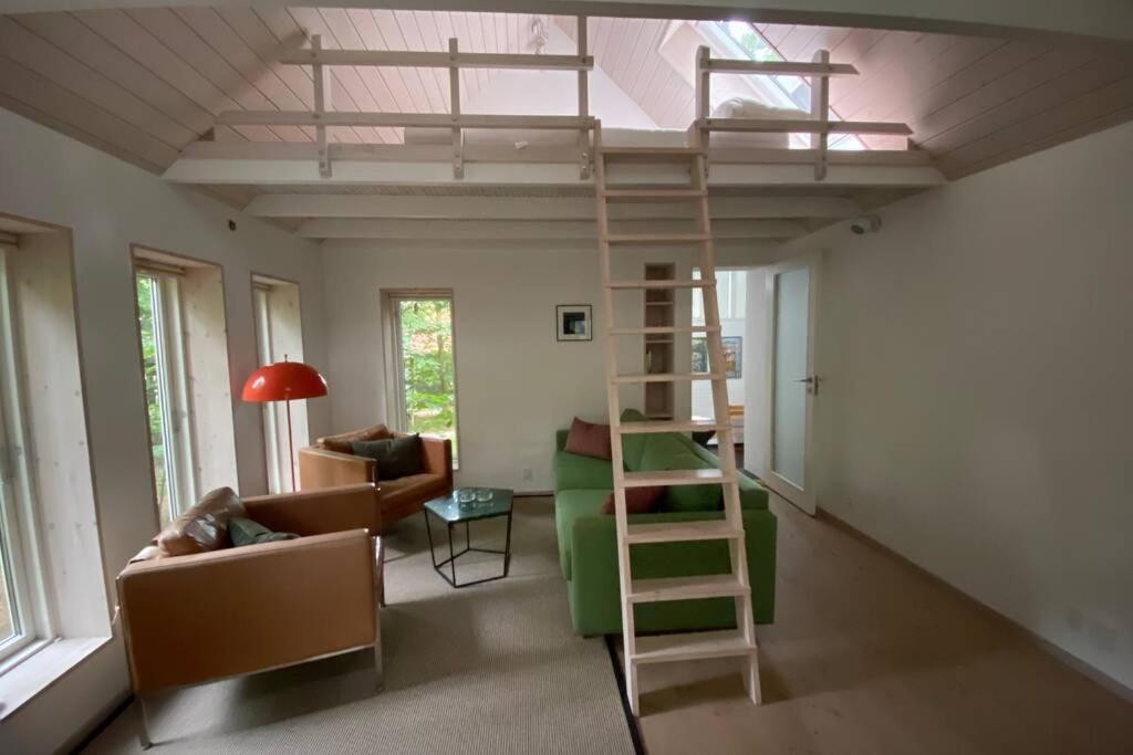 Oak Cottage Near Ronne & Beach Bagian luar foto