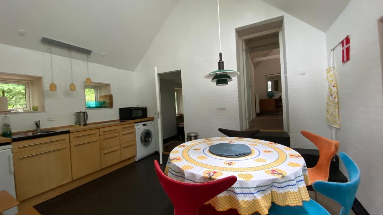 Oak Cottage Near Ronne & Beach Bagian luar foto